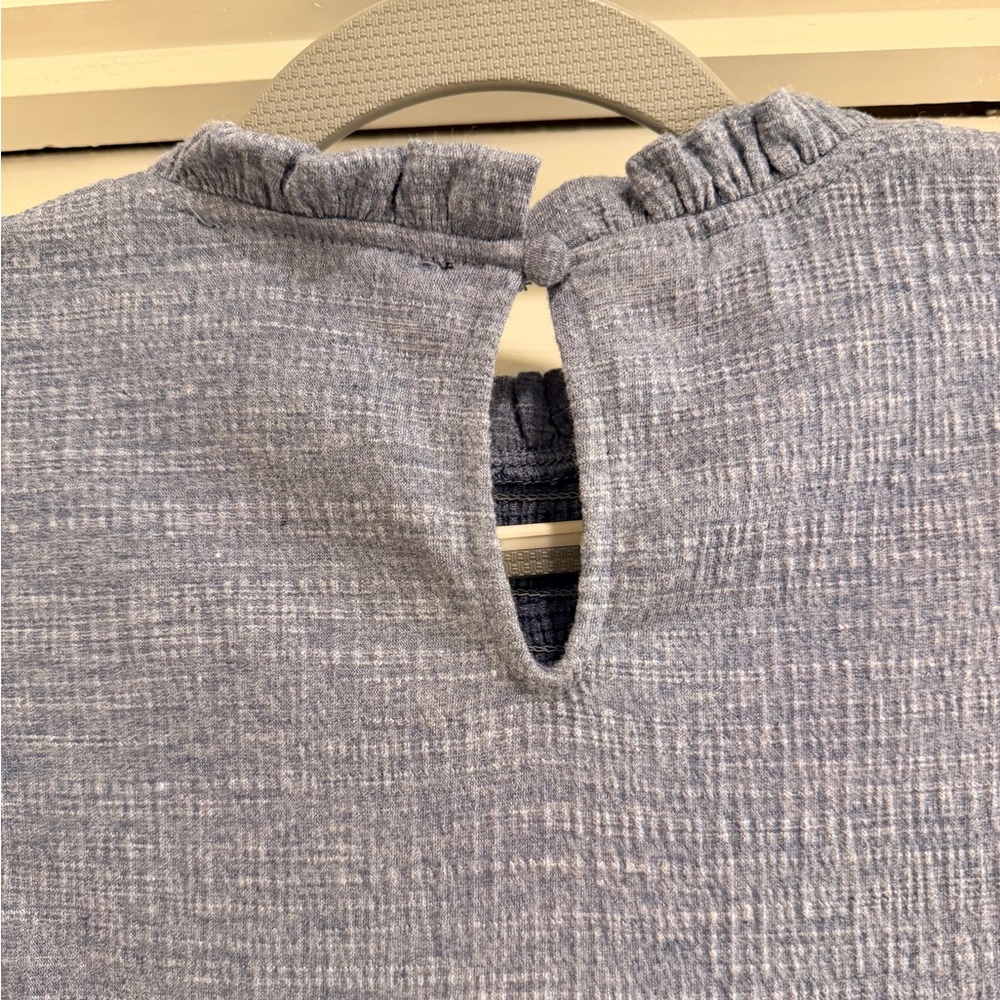 Cable & Gauge Textured Blue Blouse - Picture 3 of 4